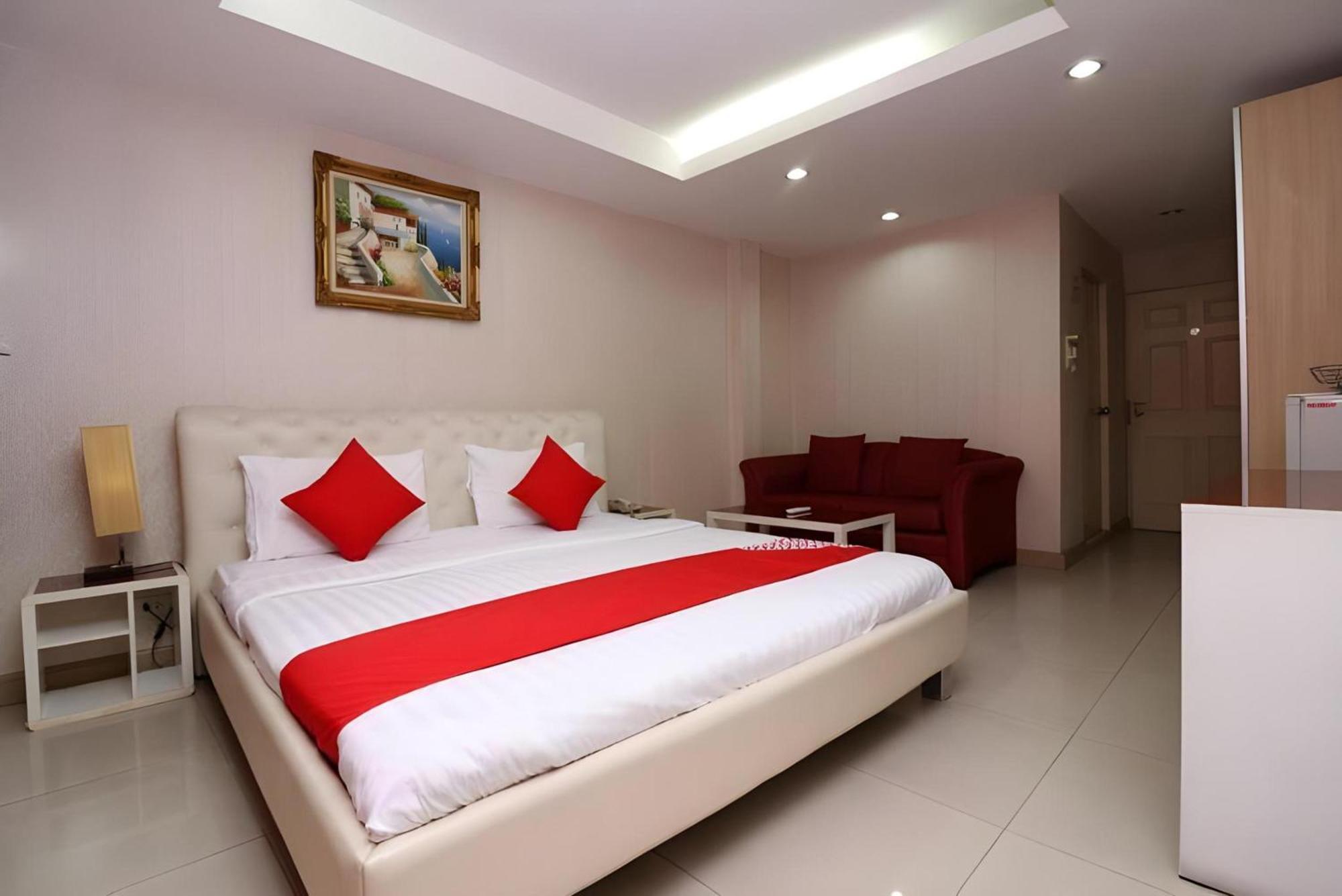 Diamond Residence Silom Bangkok Exterior photo